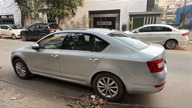 https://images10.gaadi.com/usedcar_image/4240797/original/b8292dcf59eda182b0b04df8f7afa45c.jpg?imwidth=6402