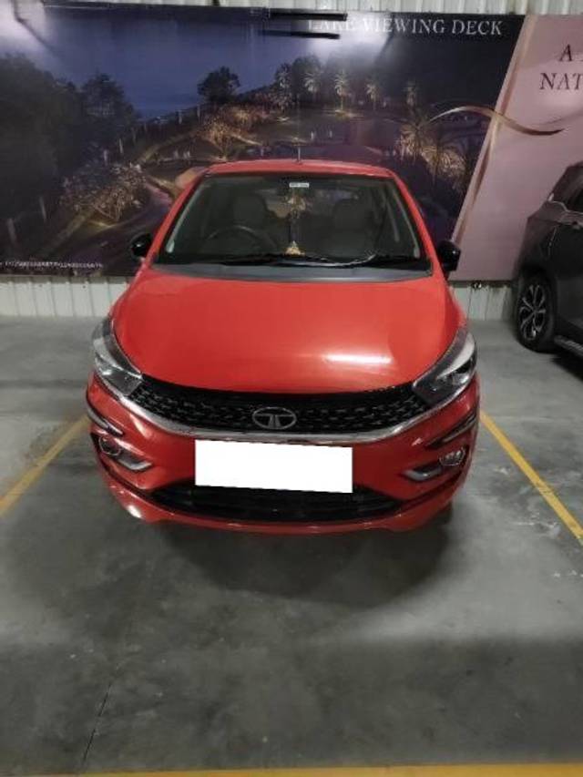 https://images10.gaadi.com/usedcar_image/4240828/original/processed_56b6cf75-5e4f-407e-80c9-4493cefde851.jpg?imwidth=6401