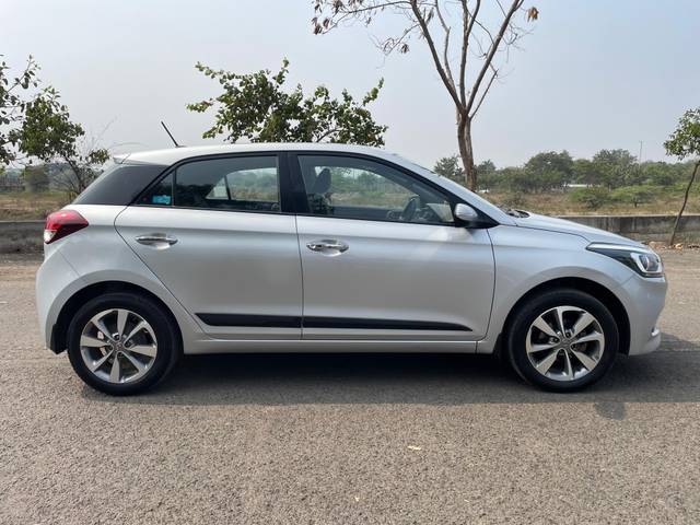 https://images10.gaadi.com/usedcar_image/4240836/original/2c6a4f1b26af6035173c3034d4316fa1.jpg?imwidth=6401