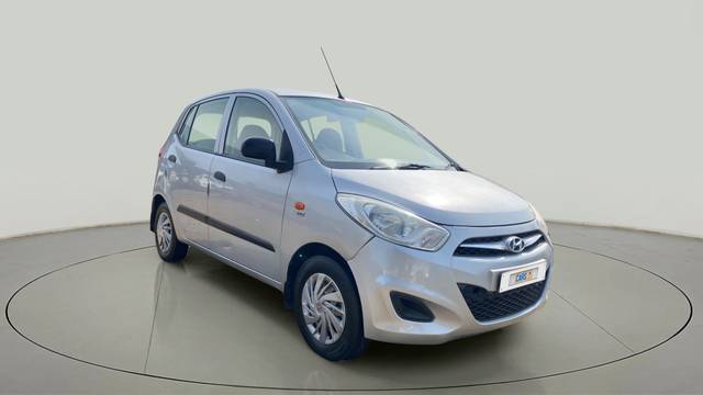 https://images10.gaadi.com/usedcar_image/4240875/original/163f89bdfc096b27ab8cce965b1d4e12.jpg?imwidth=6400