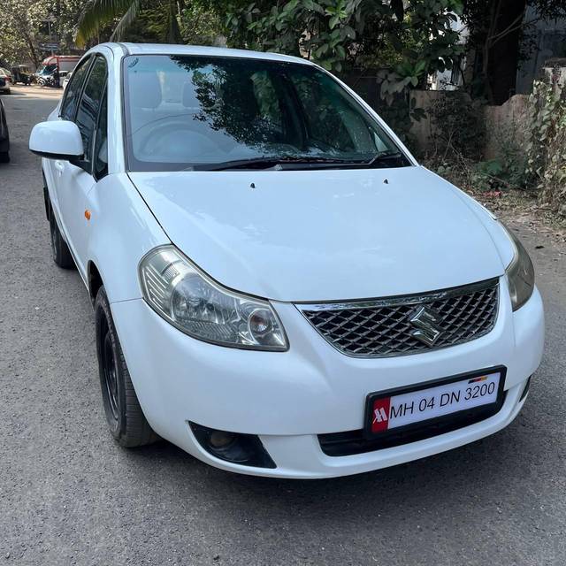 https://images10.gaadi.com/usedcar_image/4240905/original/processed_f92e4f7fb98348d4a1a9e89fb2572295.jpg?imwidth=6400