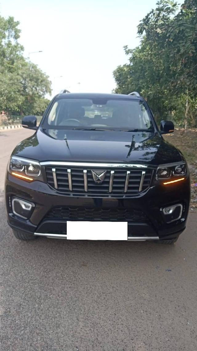 https://images10.gaadi.com/usedcar_image/4240918/original/processed_dc684a148ea9e4ddaf29e23fa5160fd3.jpg?imwidth=6400