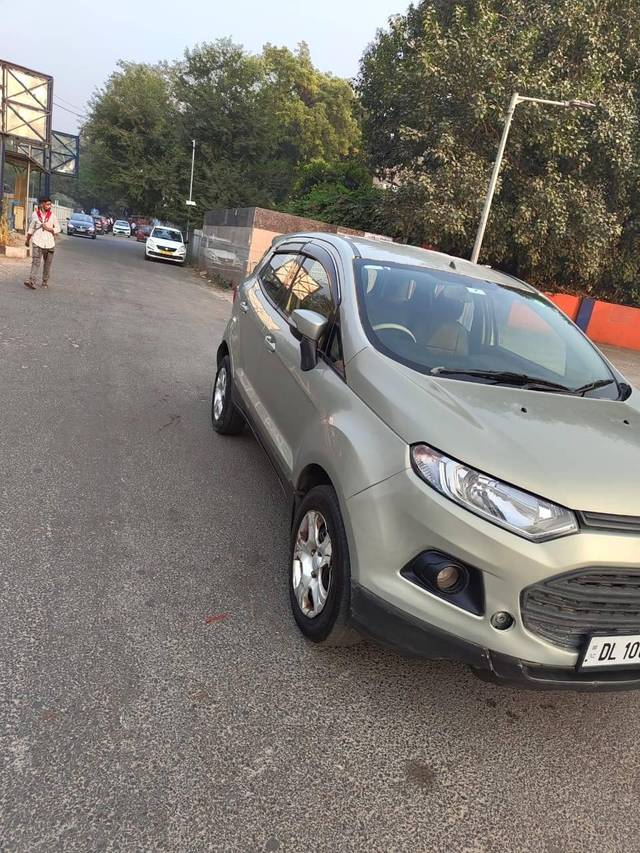 https://images10.gaadi.com/usedcar_image/4240972/original/processed_42bf0af7bd972550e8b61931549a98cb.jpeg?imwidth=6400