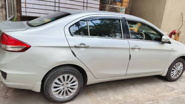 https://images10.gaadi.com/usedcar_image/4241099/original/279965ad12417887be54ce06263bbca2.jpg?imwidth=6402