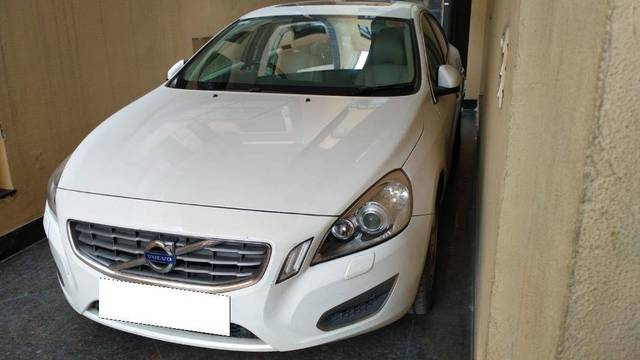 https://images10.gaadi.com/usedcar_image/4241104/original/55f82c12a13b43a8839f0f157885585b.jpg?imwidth=6402