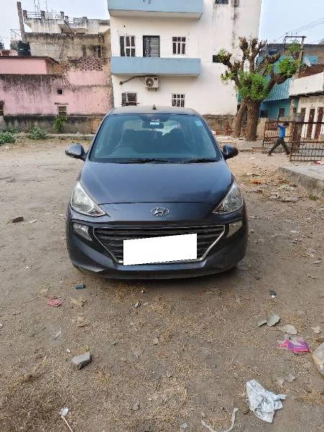 https://images10.gaadi.com/usedcar_image/4241111/original/processed_700f158e-feb0-4471-9552-640311ec6146.jpg?imwidth=6400