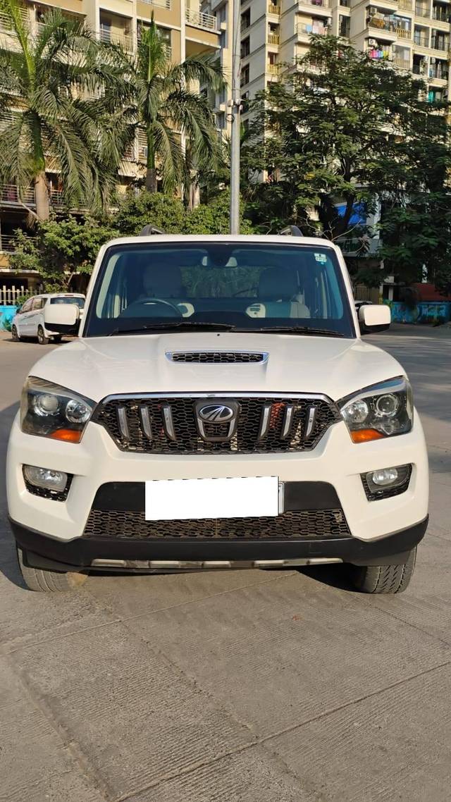 https://images10.gaadi.com/usedcar_image/4241134/original/processed_4da72979c35a1b6d3bf68a5906203073.jpg?imwidth=6402