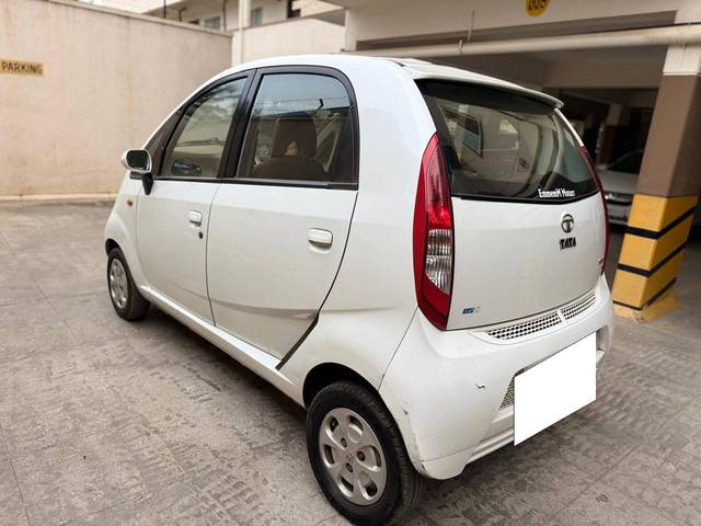 https://images10.gaadi.com/usedcar_image/4241193/original/processed_c381a589d84ce9dec4d6c5e7568faf9f.jpg?imwidth=6402