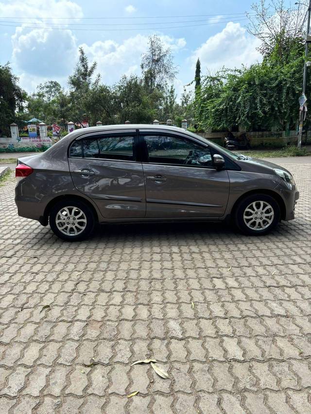 https://images10.gaadi.com/usedcar_image/4241222/original/processed_251f9995b456371fddccce07d204b5f6.jpeg?imwidth=6401