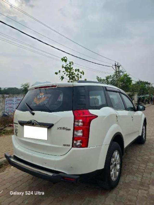 https://images10.gaadi.com/usedcar_image/4241230/original/processed_70f950ce-67c6-4f51-bbb7-2621f4fc405c.jpg?imwidth=6401