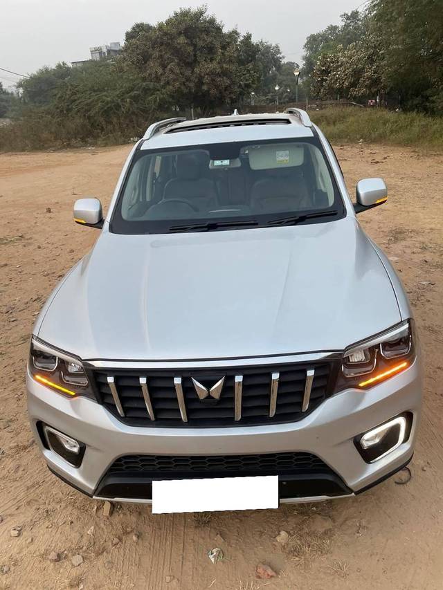 https://images10.gaadi.com/usedcar_image/4241297/original/processed_356fdb65ef14707099efe4003bd4164e.jpeg?imwidth=6402