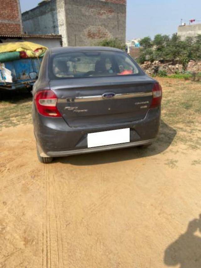 https://images10.gaadi.com/usedcar_image/4241462/original/330c7f9f810ee59b50d7e39664313b86.jpeg?imwidth=6401