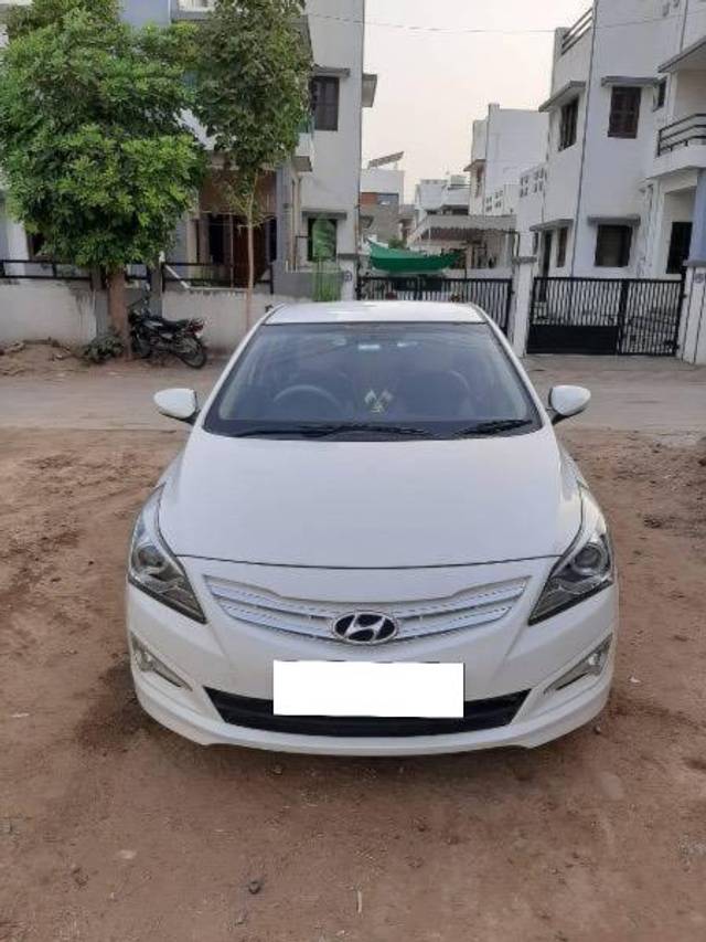 https://images10.gaadi.com/usedcar_image/4241514/original/processed_5a8979bf-e450-4cb1-b3b9-dca193f4229e.jpg?imwidth=6402