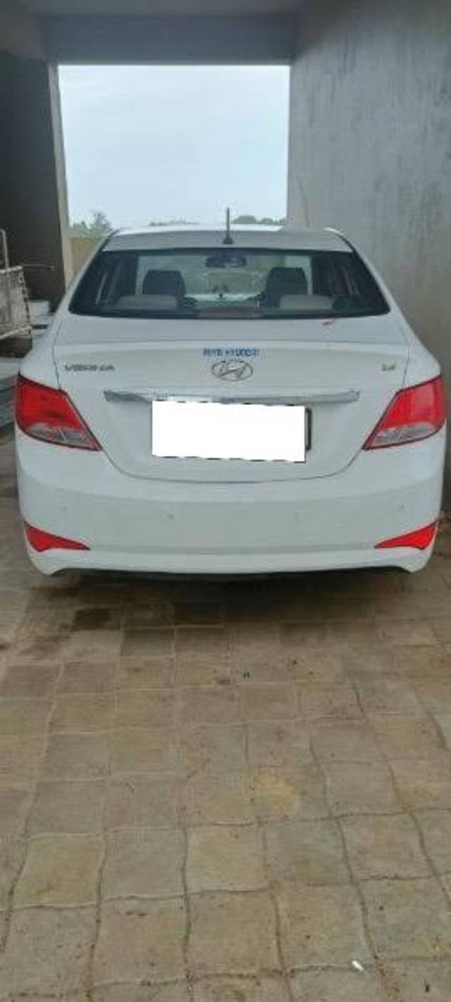 https://images10.gaadi.com/usedcar_image/4241514/original/processed_7542337b-ad45-4025-9f87-c5dd593bade4.jpg?imwidth=6401