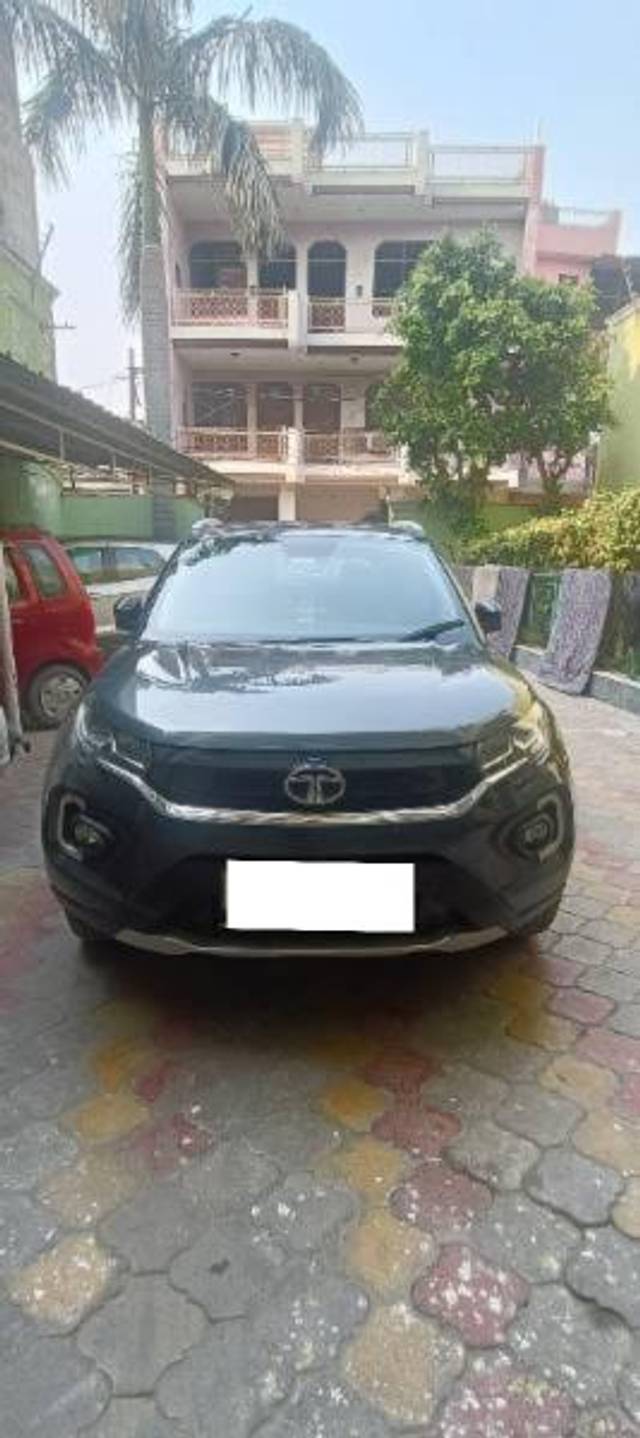 https://images10.gaadi.com/usedcar_image/4241552/original/processed_64561950-6cf8-4ff2-9c81-8198383c34b5.jpg?imwidth=6402