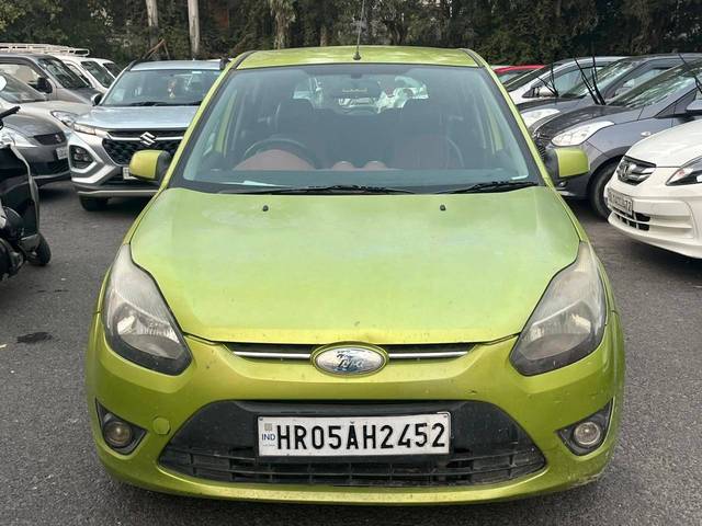 https://images10.gaadi.com/usedcar_image/4241645/original/processed_f68ac830f4e668f90b28124213a5ba32.jpg?imwidth=6402