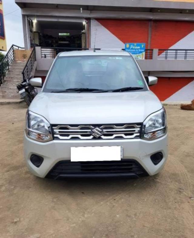 https://images10.gaadi.com/usedcar_image/4241673/original/processed_2c8f0dbc-711a-43e1-8ea2-8053d129eb6d.jpg?imwidth=6402