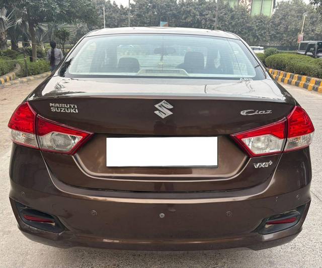 https://images10.gaadi.com/usedcar_image/4241773/original/processed_211ba558bbf535082fe0ab4c994adb57.jpg?imwidth=6402