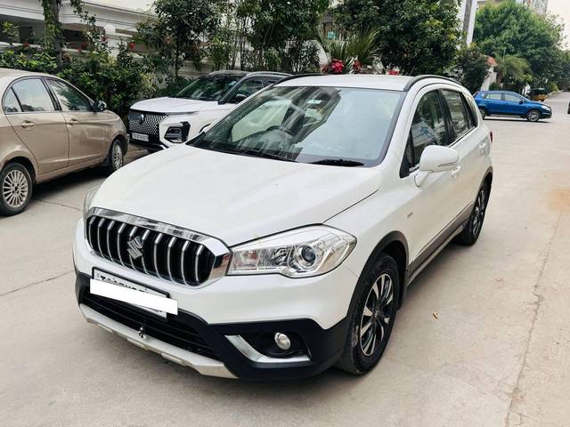 https://images10.gaadi.com/usedcar_image/4241829/original/processed_cfeb4d59f86507c44c03c35bb9e973de.jpg?imwidth=6402