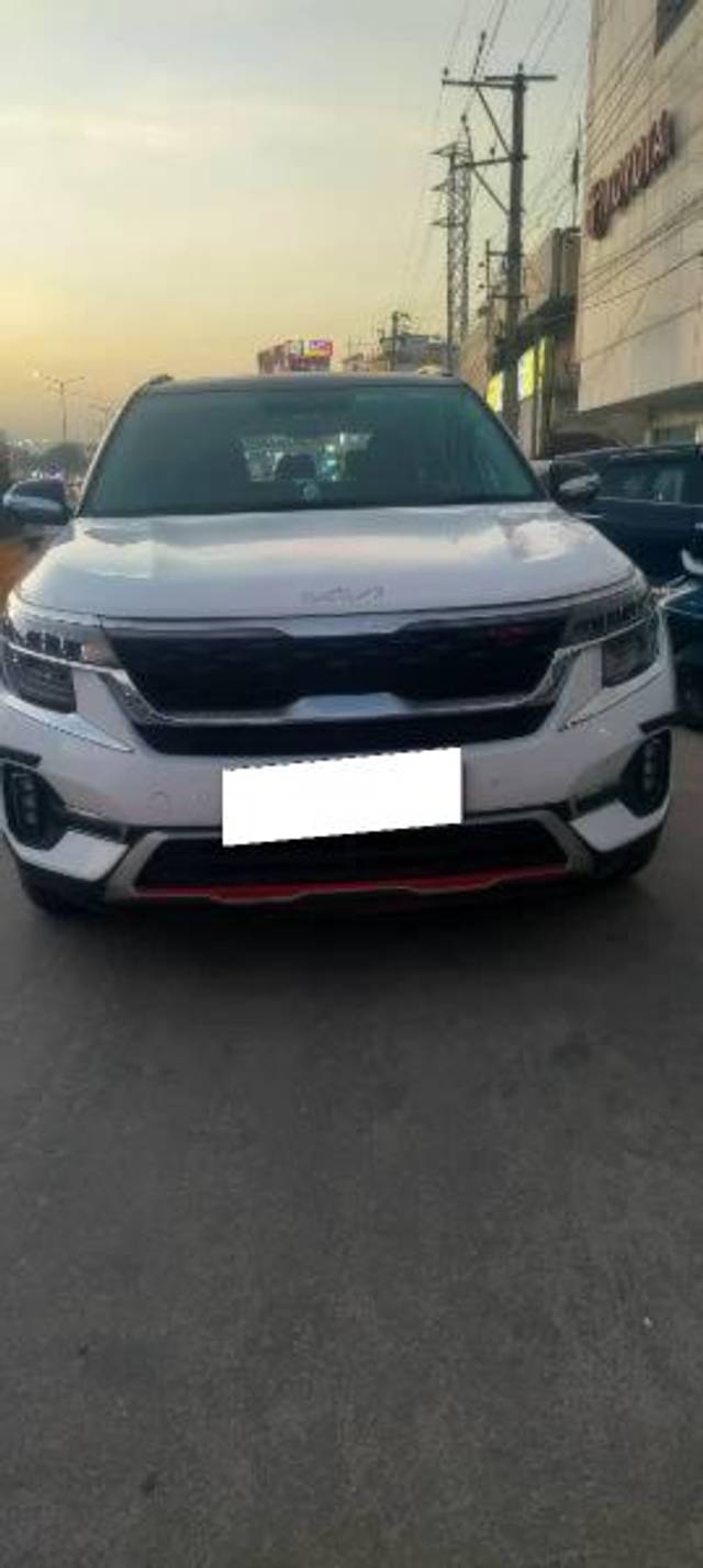 https://images10.gaadi.com/usedcar_image/4241890/original/processed_62ddbf1b-02c4-4219-b33b-283a635251ca.jpg?imwidth=6400