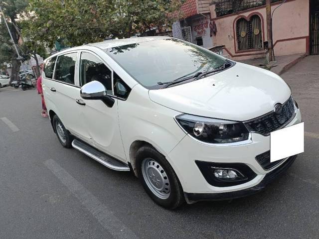 https://images10.gaadi.com/usedcar_image/4242072/original/processed_6d4f61e1-2389-4cda-aac9-52968696f9e6.jpg?imwidth=6400