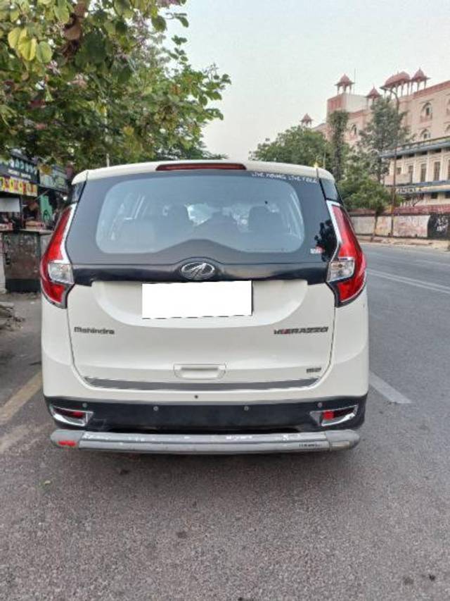 https://images10.gaadi.com/usedcar_image/4242072/original/processed_f841b5e4-ceb8-47b4-8a19-fd5843229bb4.jpg?imwidth=6401