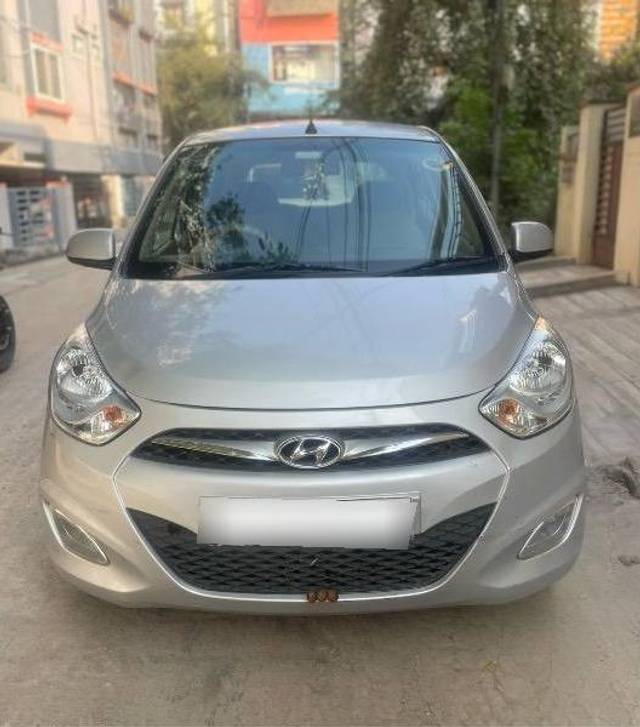 https://images10.gaadi.com/usedcar_image/4242199/original/processed_db329e2c-6e99-49dc-a567-ed82fdf684d7.jpeg?imwidth=6400