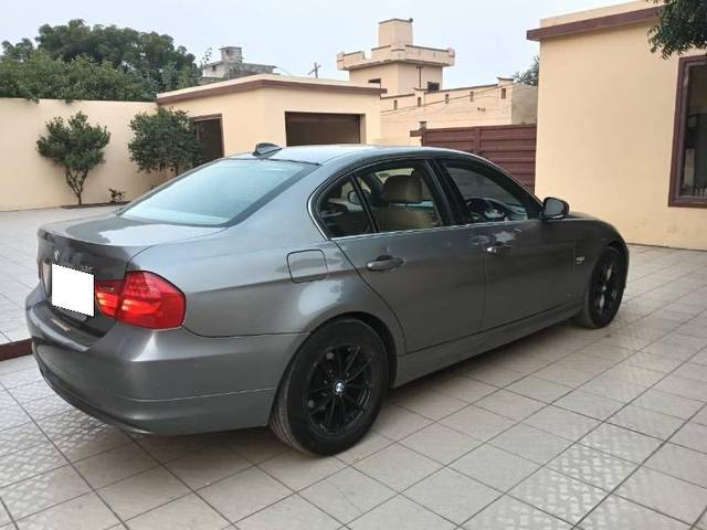 https://images10.gaadi.com/usedcar_image/4242210/original/processed_ac9b931e-4019-4e1d-ae26-d8ac12e78bb1.jpeg?imwidth=6401