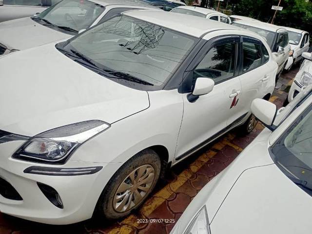 https://images10.gaadi.com/usedcar_image/4242225/original/processed_6629d845-1d01-4cf1-b830-05fde40e8f01.jpg?imwidth=6402