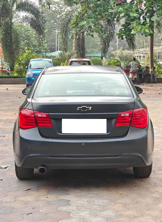 https://images10.gaadi.com/usedcar_image/4242271/original/processed_fb78c9c37b7735af003fae50d4284571.jpg?imwidth=6402