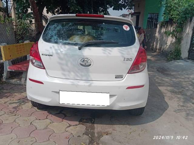 https://images10.gaadi.com/usedcar_image/4242315/original/processed_fee1eb79-4680-4650-a961-ad4a7251d649.jpg?imwidth=6401