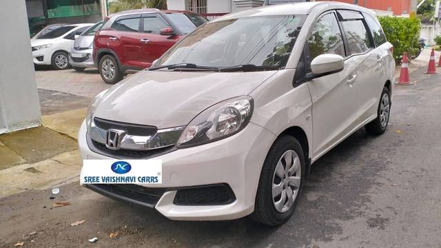 https://images10.gaadi.com/usedcar_image/4242381/original/processed_2d40769c7e7582c70cbb8c1b639a3b68.jpeg?imwidth=6400