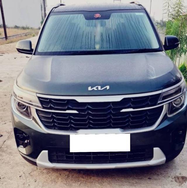 https://images10.gaadi.com/usedcar_image/4242424/original/processed_e85d9bba-e292-4c97-81a2-70fefcaf2495.jpg?imwidth=6400