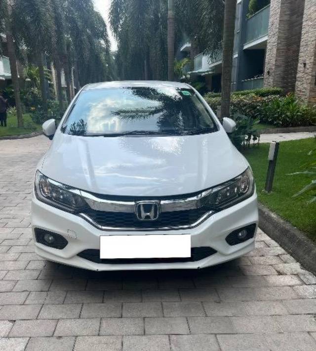 https://images10.gaadi.com/usedcar_image/4242448/original/processed_e70e2c07-b49e-4779-bc29-e299f4fdaab1.jpeg?imwidth=6400