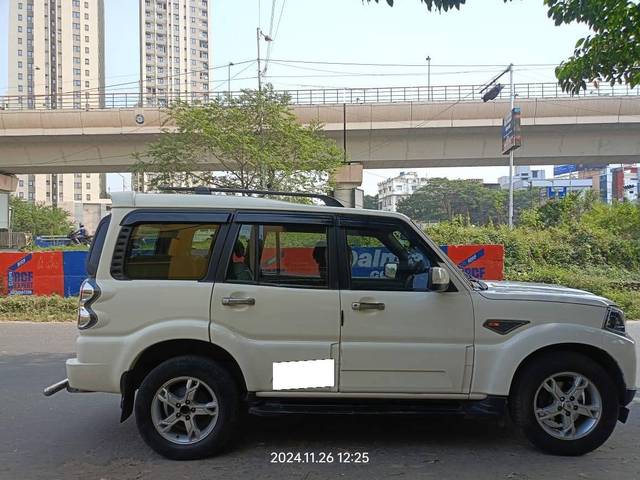 https://images10.gaadi.com/usedcar_image/4242464/original/processed_75bdc4431f0cedc8fdf02a2822ff3144.jpg?imwidth=6401