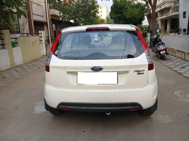 https://images10.gaadi.com/usedcar_image/4242500/original/processed_266463e8-3cde-4189-b0d9-fe51435b88cc.jpg?imwidth=6402