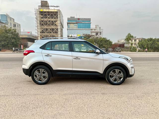 https://images10.gaadi.com/usedcar_image/4242572/original/processed_d5fb3ca328816077e27de64bdd4f1098.jpg?imwidth=6401