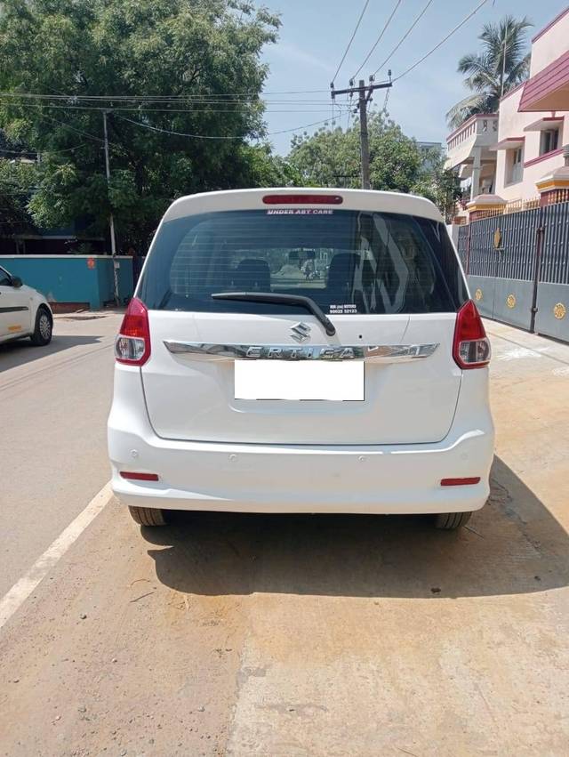 https://images10.gaadi.com/usedcar_image/4242593/original/processed_e220bb6498d1b8b8df93707f3a21ae90.jpg?imwidth=6401