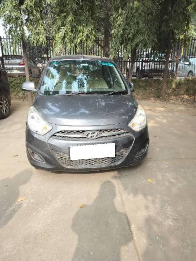 https://images10.gaadi.com/usedcar_image/4242627/original/processed_b706b27b-fa90-4ada-b451-bd1997a55a25.jpg?imwidth=6400