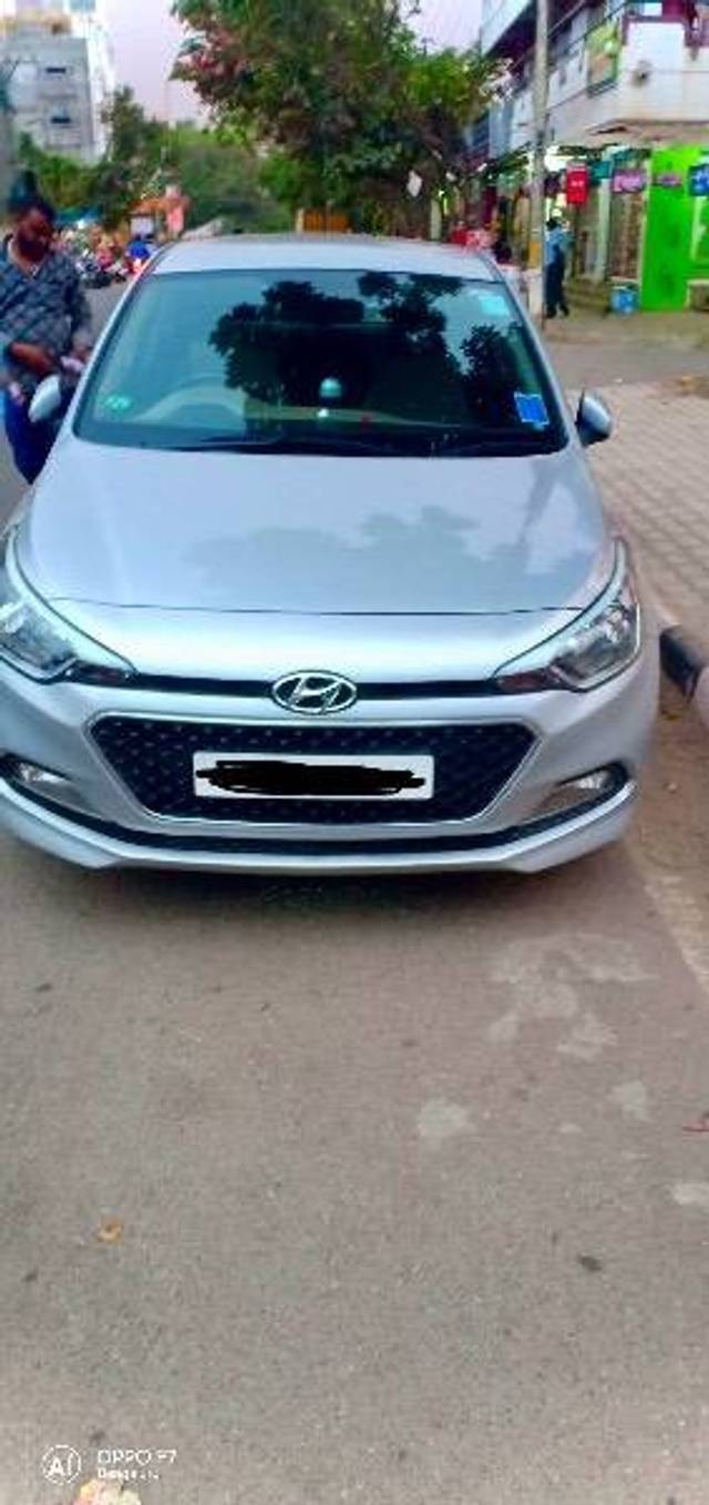 https://images10.gaadi.com/usedcar_image/4242673/original/8668059d729b2fa7ce5165467977f777.jpeg?imwidth=6400