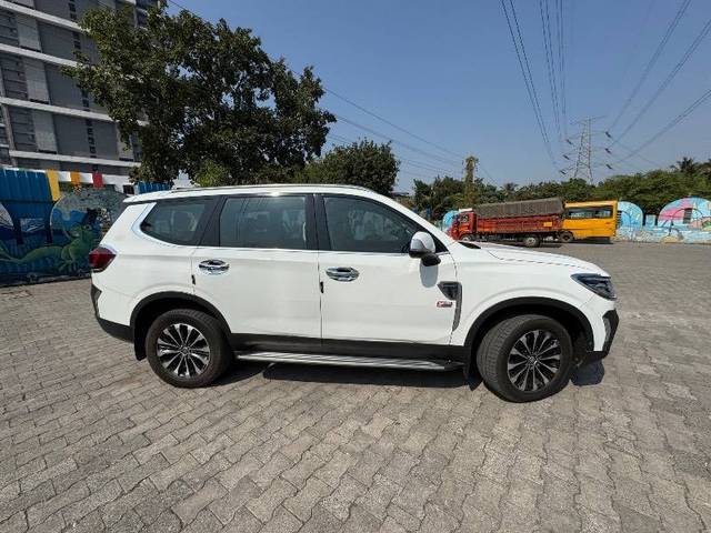 https://images10.gaadi.com/usedcar_image/4242674/original/6d5e8b18d11252b11390ab844468d1e8.jpeg?imwidth=6402