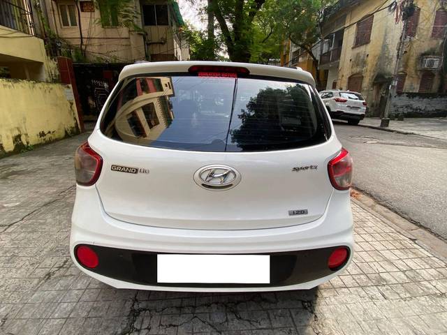 https://images10.gaadi.com/usedcar_image/4242705/original/processed_9205e41a6ee4781807b86c6dae20141c.jpg?imwidth=6402