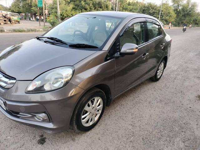 https://images10.gaadi.com/usedcar_image/4242745/original/processed_158d65cc585d242c06fd04c5a9421cc5.jpg?imwidth=6400