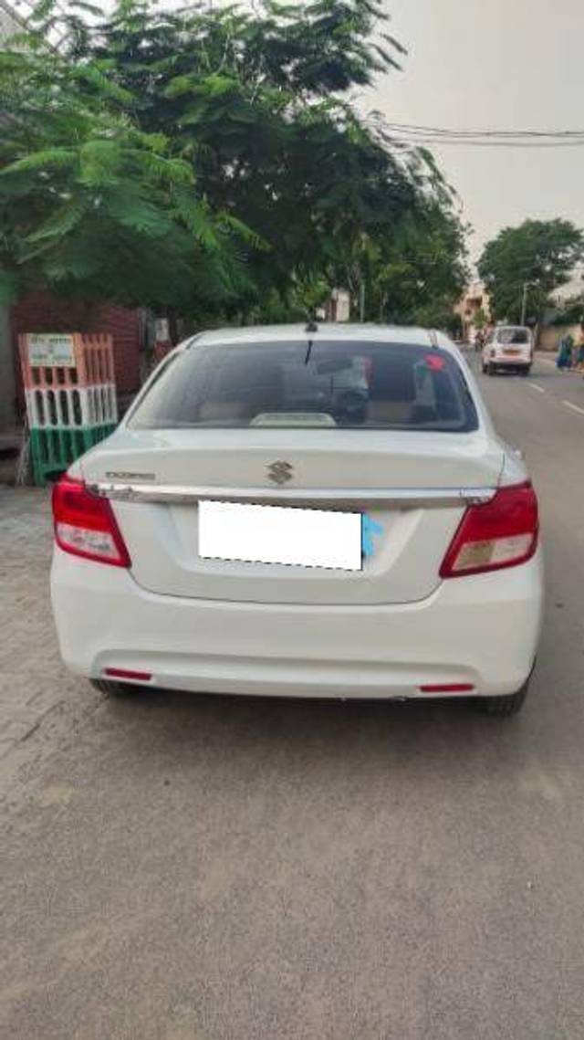 https://images10.gaadi.com/usedcar_image/4242980/original/d9b07545e984b0d99039f98efed69474.jpg?imwidth=6402