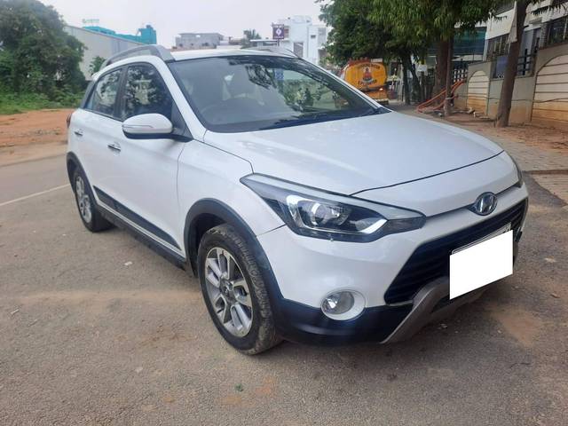 https://images10.gaadi.com/usedcar_image/4242984/original/processed_fcd2a90f5ef22f1f7b226a98d2770b51.jpg?imwidth=6400