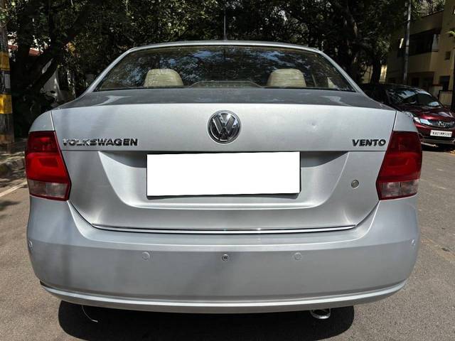 https://images10.gaadi.com/usedcar_image/4243016/original/processed_2a0fd588475988fb3ddc7e22b67619ff.jpg?imwidth=6402