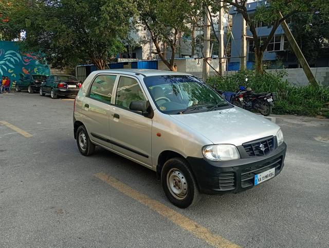 https://images10.gaadi.com/usedcar_image/4243035/original/processed_661deba81ffcd07ec7ce2519bdb33ae4.jpg?imwidth=6400