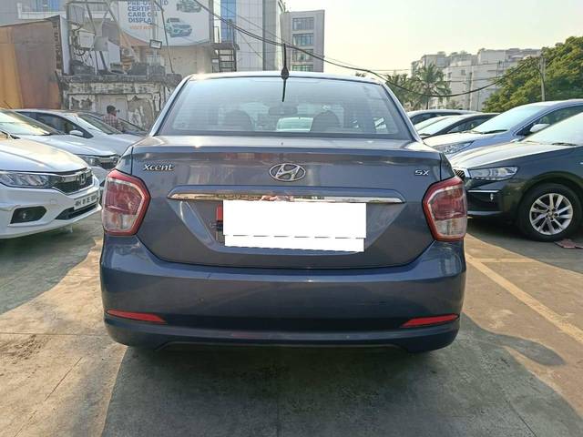 https://images10.gaadi.com/usedcar_image/4243040/original/processed_693c3a0c371b6dc4bb15afcf6b55aed6.jpg?imwidth=6402