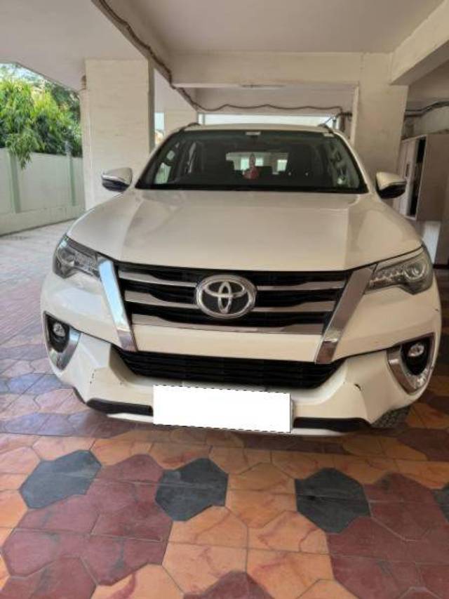 https://images10.gaadi.com/usedcar_image/4243065/original/13fe28f7a42afec55a985486cc344fe5.jpeg?imwidth=6400