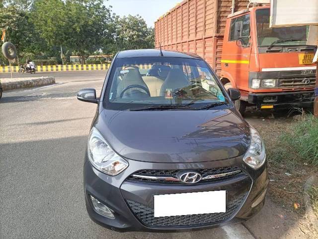 https://images10.gaadi.com/usedcar_image/4243067/original/da9397cb08575002f5e90356b37628ec.jpg?imwidth=6401